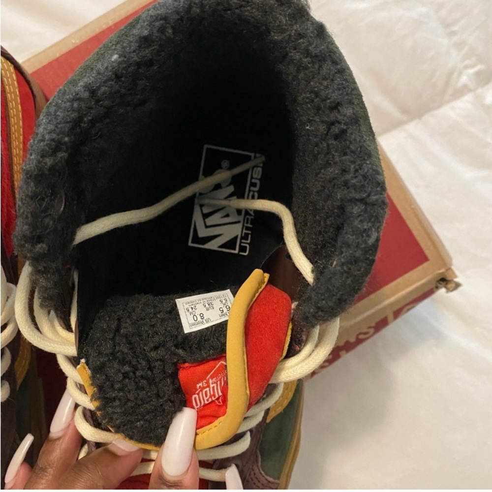 Vans - Picture 4 of 6